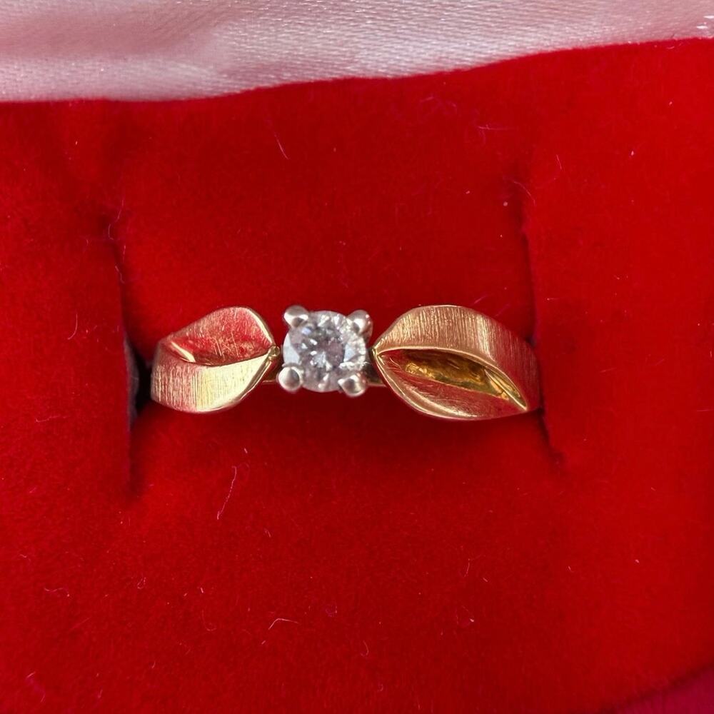 14K Yellow Gold 0.25ct Solitaire Diamond Ring Brushed Bypass Ribbon Size 6